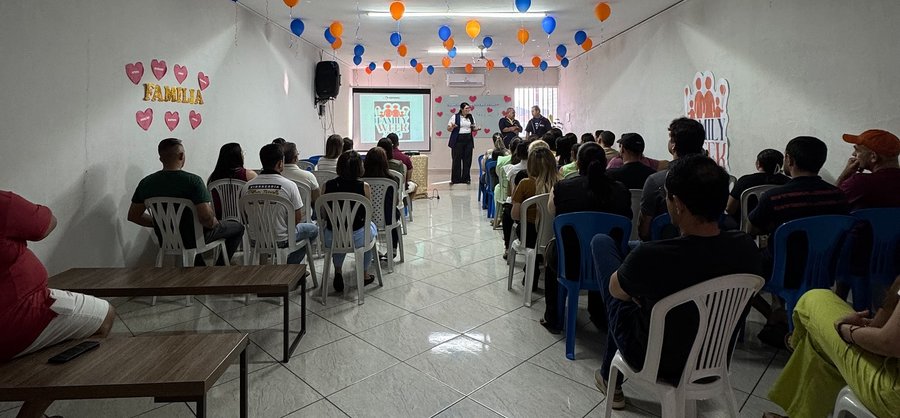 Famílias reunidas na Family Week da ENSC